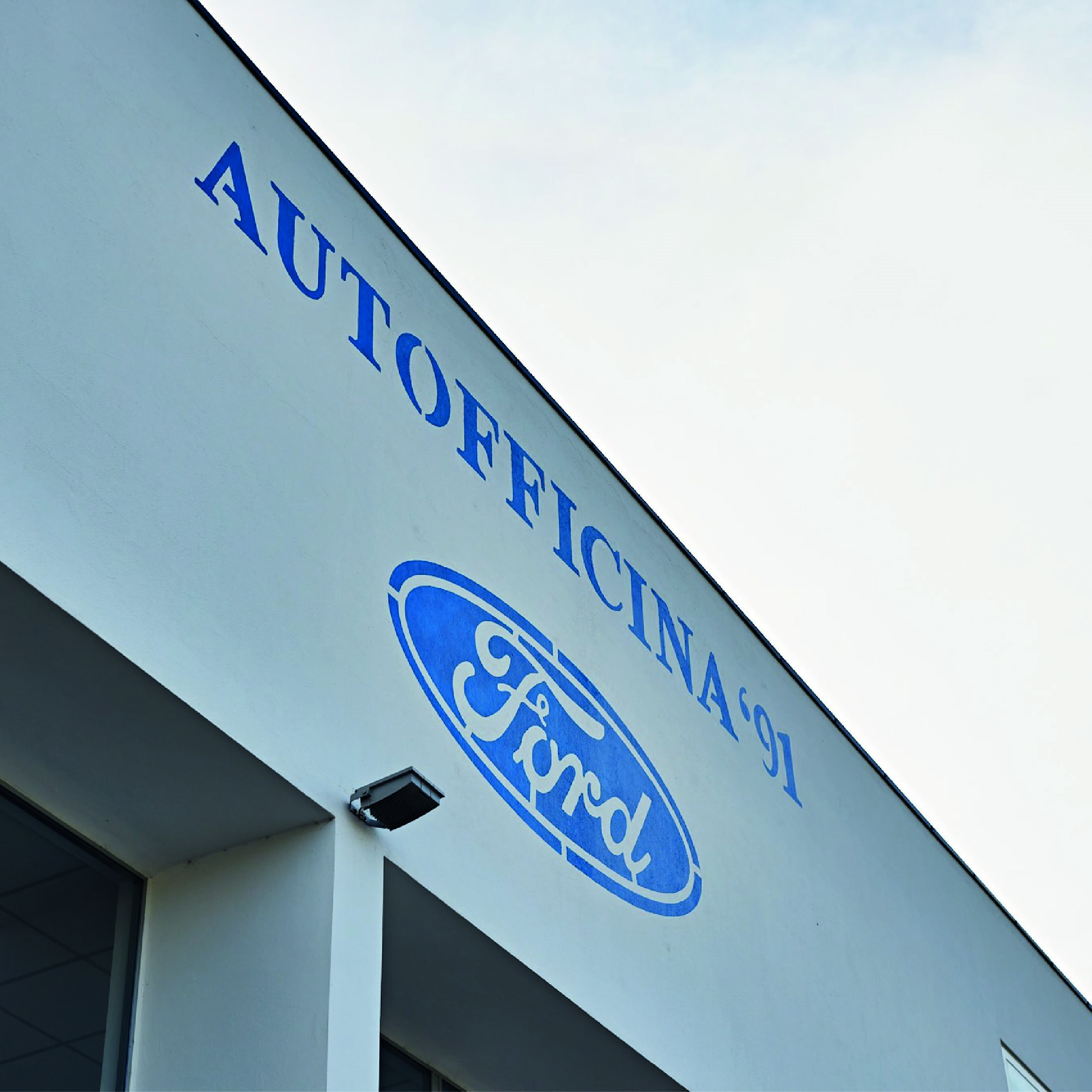I MIGLIORI TECNICI ed ESPERIENZA CERTIFICATA - 
Personale qualificato ed esperto con esperienza da più di 30 anni a fianco di Ford.



