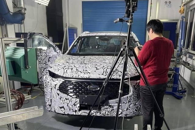 Ford Mondeo 2021: le foto spia