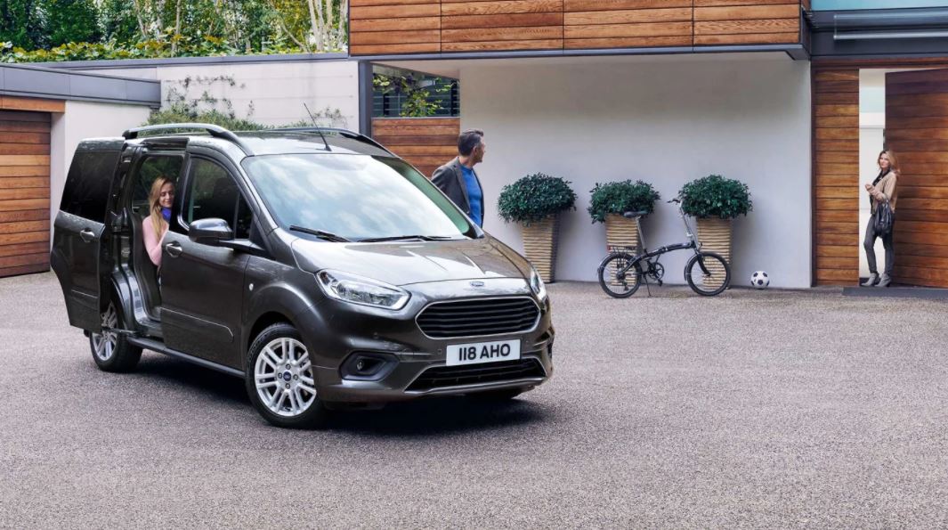 FORD TOURNEO COURIER