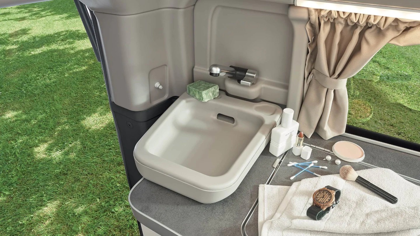 TRANSIT CUSTOM NUGGET PLUS